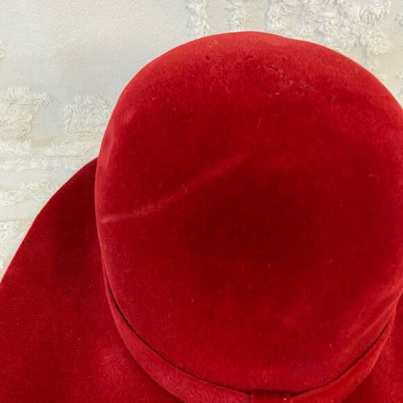 VINTAGE DACHETTES Red Mushroom Hat SzOS Velvet Victorian Regency 50s Era Costume - Picture 2 of 9